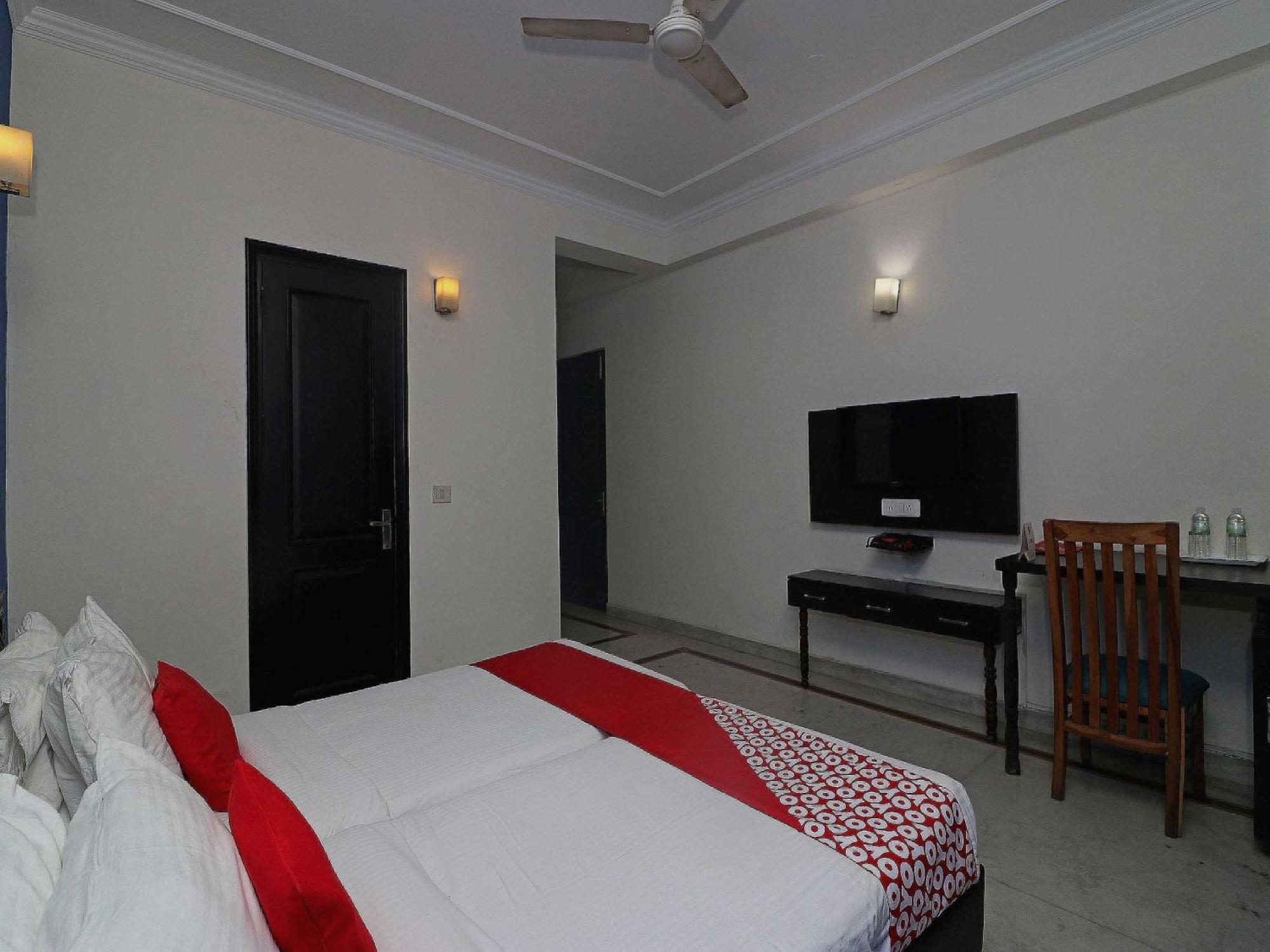 OYO Flagship 79152 Golden Cafe Hotel Chennai Eksteriør billede